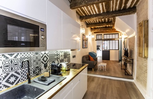 Hotel-de-Ville Apartment | Brand new T1 pop in Panier