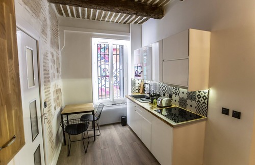 Hotel-de-Ville Apartment | Brand new T1 pop in Panier