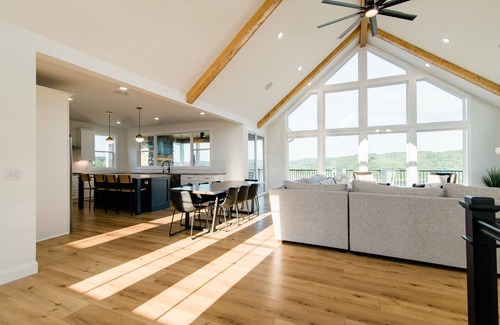 La Follette House | - Brand New to VRBO - Norris Lake Home~Breathtaking Views~Lake Access~Deerfield
