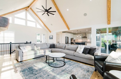La Follette House | - Brand New to VRBO - Norris Lake Home~Breathtaking Views~Lake Access~Deerfield