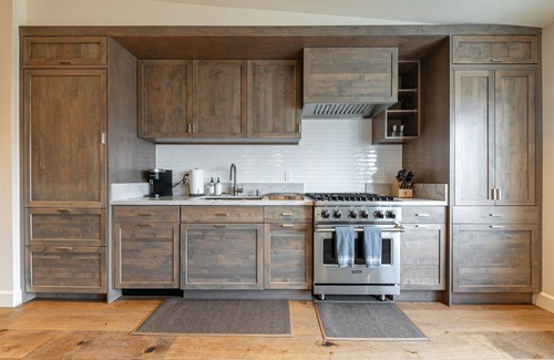 Truckee Condo | Brand New Top Floor Condo in Truckee