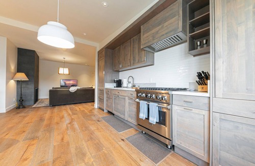 Truckee Condo | Brand New Top Floor Condo in Truckee