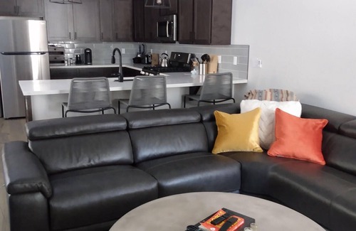 Truckee House | Brand New Truckee Townhome 5 Mins from Downtown