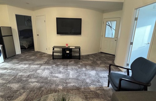 Brandon Apartment | Brandon's Hanbury View