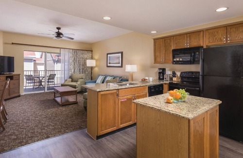 Table Rock Hotel | Branson at the Meadows 2 Bedroom Lock Off Unit!