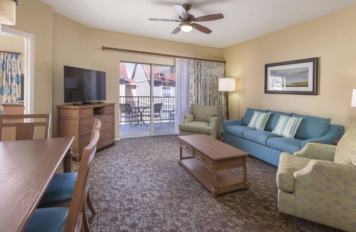 Table Rock Hotel | Branson at the Meadows 2 Bedroom Lock Off Unit!