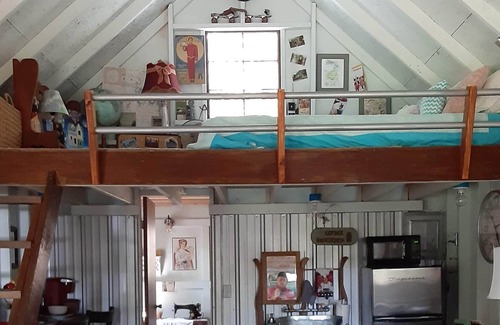 Branson Cottage | BRANSON HOBBY FARM FOR COUPLES Beautiful Rustic Cottage/Hot Tub and Hobby Farm