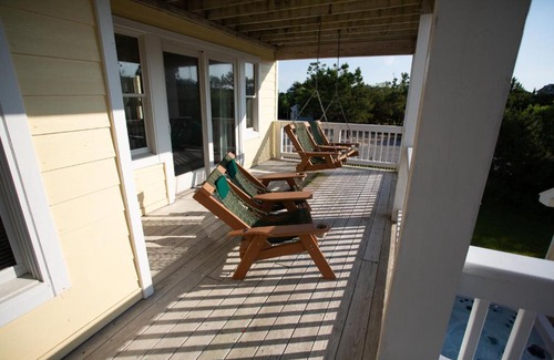 Corolla Village House | Break-Away CV3