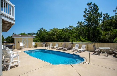 Corolla Village House | Break-Away CV3