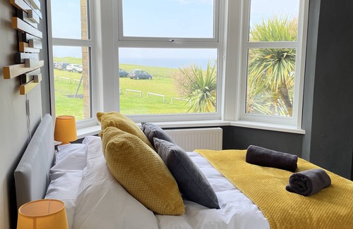 Newquay Bed & Breakfast | Breakers