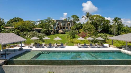 Lamai Villa | Breathtaking Koh Koon - Provence Meets The East Sleeps 14 Adults 8 Kids