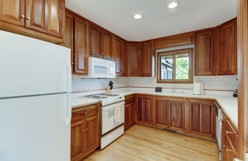 Hot Springs House | Breathtaking Mountain Views 5 min to Omni Homestead Resort!n