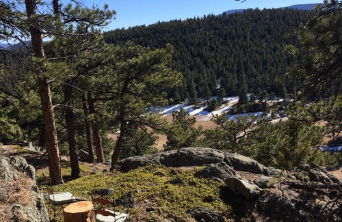 Evergreen Apartment | Breathtaking Mountaintop Retreat