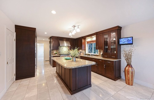 West Vancouver House | Breathtaking OceanView 5BDR Villa