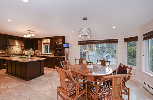West Vancouver House | Breathtaking OceanView 5BDR Villa