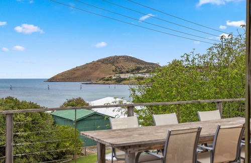 Encounter Bay House | Breathtaking Views of Encounter Bay Pet Friendly