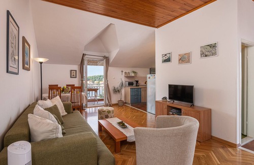 Cavtat Apartment | Breathtaking views apt close to sea