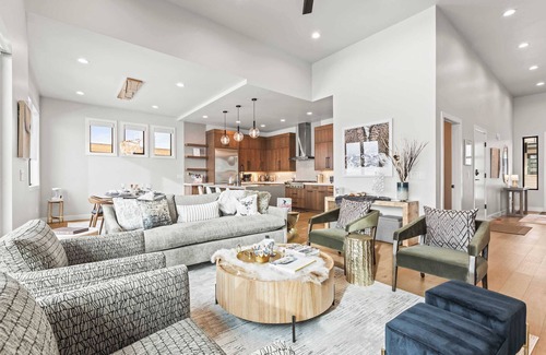 Hideout House | Breathtaking Views~Fireplace~Chic~New