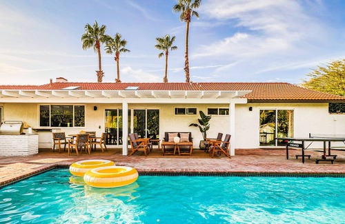 Racquet Club West Villa | Breathtaking views w/ pool and game room