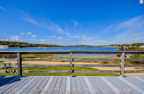 Marion Center House | Breathtaking waterfront sunsets, 100% privacy and seclusion, kayak and swim