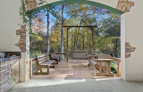 Folsom House | Breathtaking, Wooded River Retreat " Isle Of View"