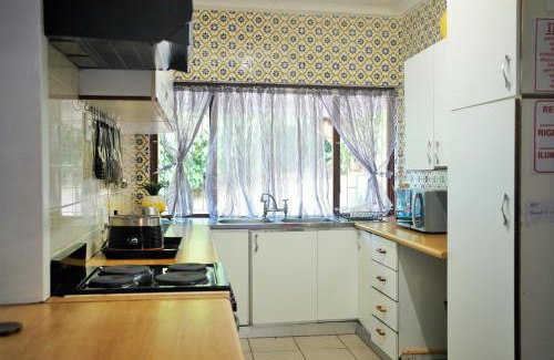 Pennington Apartment | Breeze & Bliss Beach House 300m Walk to the Beach!
