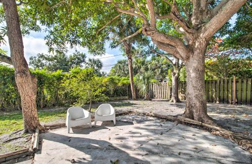 Old Northwood House | Breezy Coastal Retreat with Yard, 3 Mi to Palm Beach