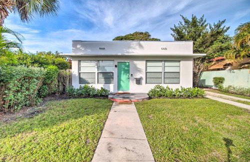 Old Northwood House | Breezy Coastal Retreat with Yard, 3 Mi to Palm Beach