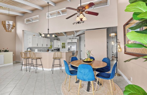 Kailua-Kona House | Breezy Pool Oasis 5BR AC Ocean Views 5min to Beach