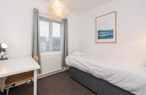 Severn Beach House | Brett Stays - Modern - All Mod Cons - SmartTV - BBQ - Sleeps 8