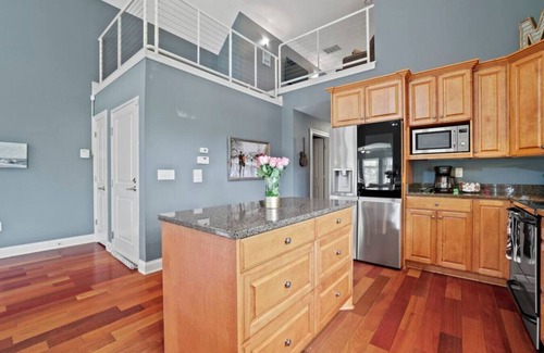 Brewers Hill Condo | Brewers Hill Belle 2 bed + Loft & balcony