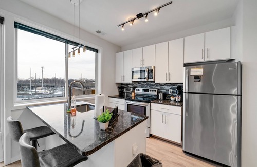 Brewerytown Apartment | Brewerytown Condo I Free Parking I Pool I Gym