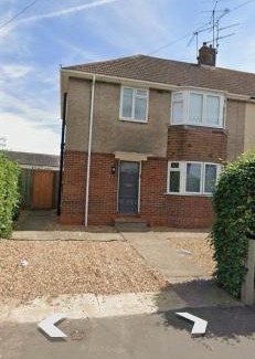 Caversham Apartment | Briants, Spacious Home-from-Home, Free Parking & Secure Garden