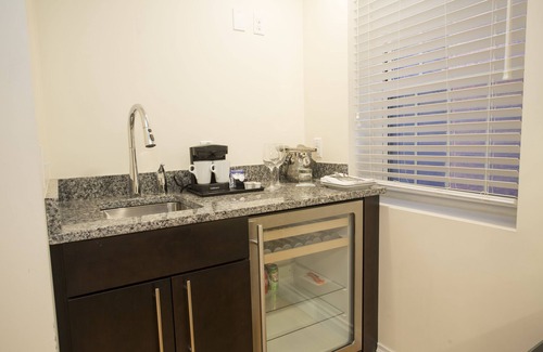 North End Hotel | Bricco Suites