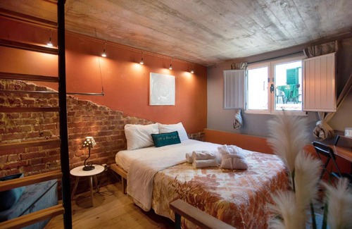 Nazare House | Brick Guest House