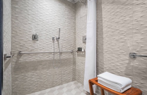Brickell Hotel | Brickell Elegance | Views, Pool, Gym, Walk to Hotspots in Downtown Miami