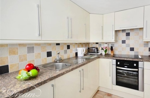 Holworth Cottage | BRICKYARD COTTAGE, pet friendly, with open fire in Moreton