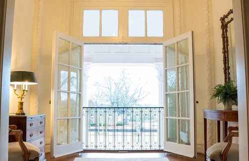 LaGrange Apartment | Bridal Suite - King room with bath and bistro