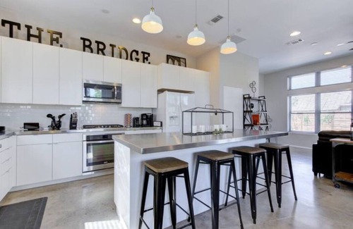 Near East Side House | Bridge - A Birdy Vacation Rental