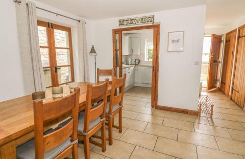 Cirencester House | Bridge House