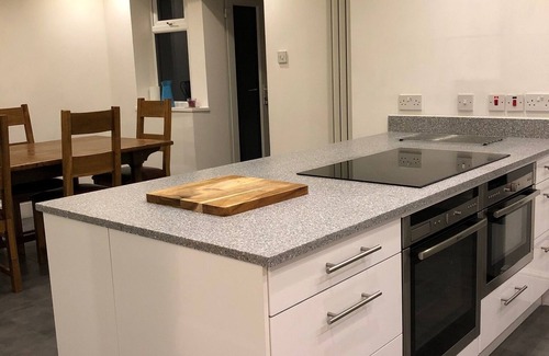 Hastings House | Bridge House - Sleeps 3 generations in comfort, close to beach in Pett Level