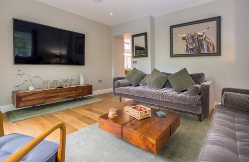Skelwith Bridge Cottage | BRIDGE HOWE, luxury holiday cottage, with a garden in Ambleside