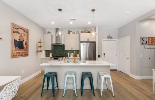 Dublin Condo | Bridge Park ~ Dublin 1BR/1BA Wonderfully Decorated