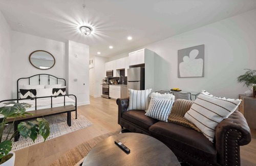 Dublin Condo | Bridge Park Luxe Summ