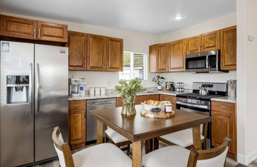 Grant Hill Villa | Bridge/Pool, Spa/Min to Downtown/Freeways/Beaches