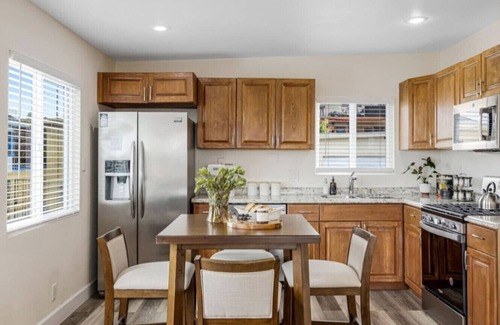 Grant Hill Villa | Bridge/Pool, Spa/Min to Downtown/Freeways/Beaches