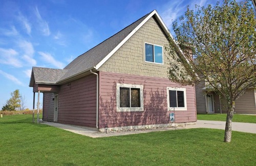 Spirit Lake Villa | Bridges Bay Vacation Cabin 115