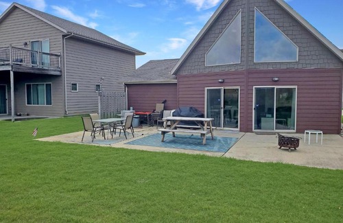 Spirit Lake Villa | Bridges Bay Vacation Cabin 115