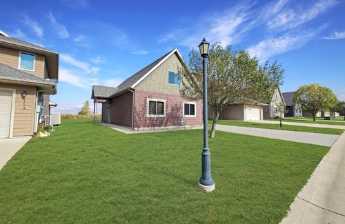 Spirit Lake Villa | Bridges Bay Vacation Cabin 115