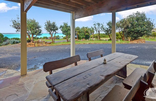 Cape Bridgewater Apartment | Bridgey Escape - Newly renovated with ocean views!!